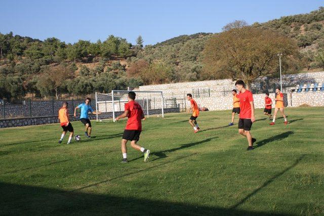 Milas Beçin Esnafspor 1967 topbaşı yaptı