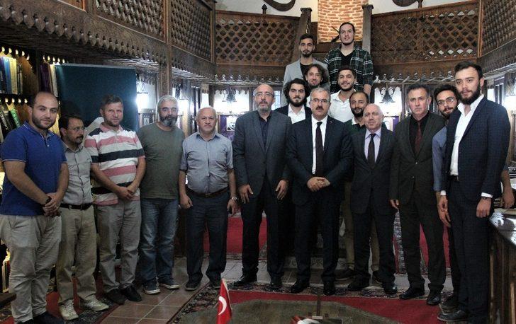 Vali Toraman, KİHMED Başkanı Mustafa Önsay’ı ziyaret etti