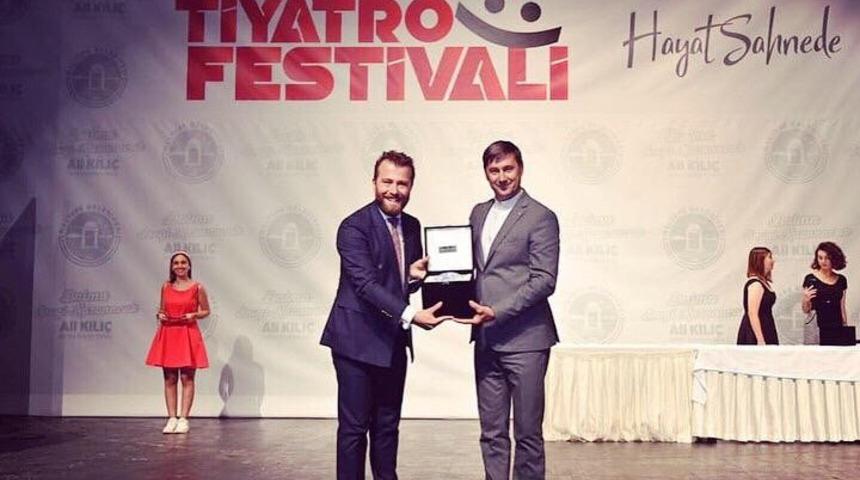 Sui Generis Tiyatro’ya iki ödül