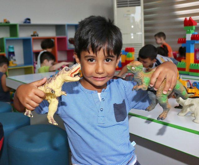 Okullar açıldı Kitap ve Oyuncak Kütüphanesi şenlendi