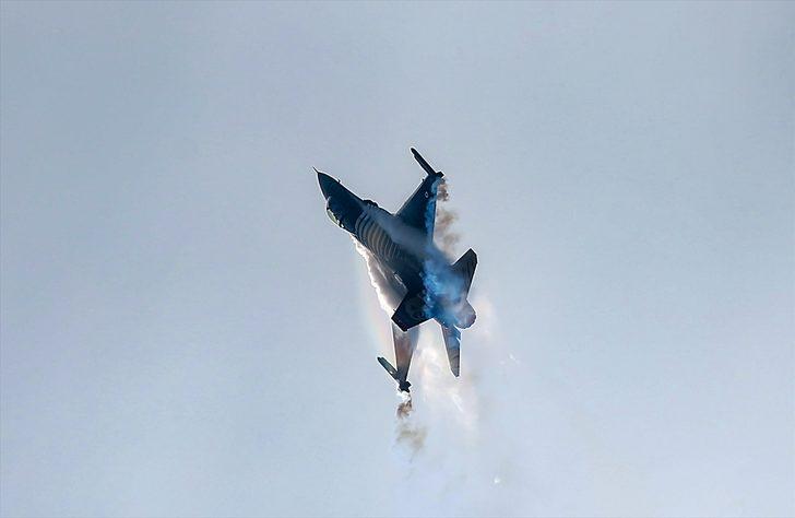 TEKNOFEST'te SOLOTÜRK gösteri uçuşu yaptı G4