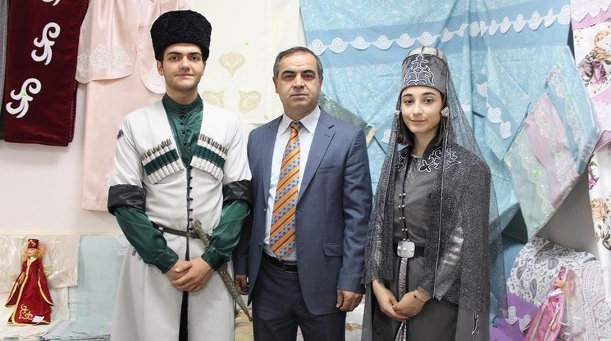 &Ouml;ğrencilere burs vermek i&ccedil;in kermes d&uuml;zenlediler