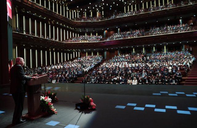 Yükseköğretimde yeni akademik yıl düzenlenen törenle başladı