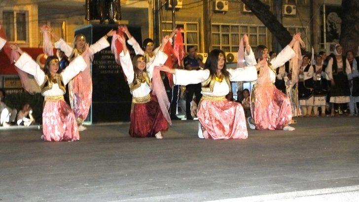 Burhaniye’de Halk Oyunlar Şenliği G4