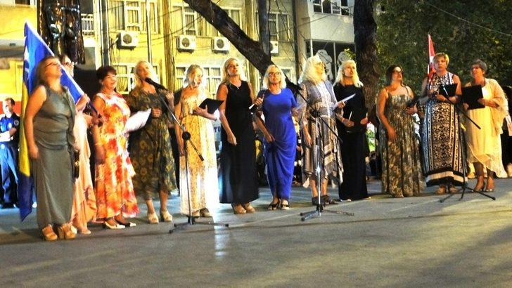 Burhaniye’de Halk Oyunlar Şenliği G5