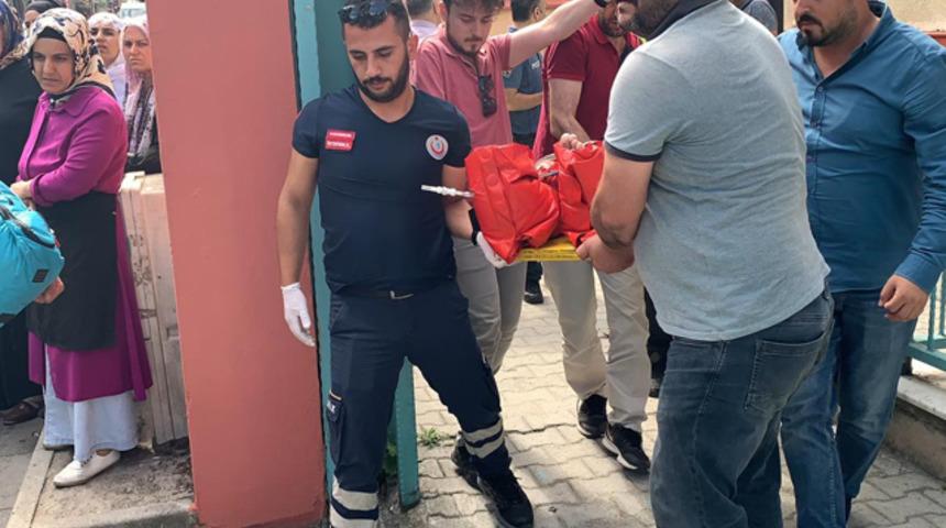 Sultanbeyli'de öğrenci sınıfın penceresinden aşağıya atladı