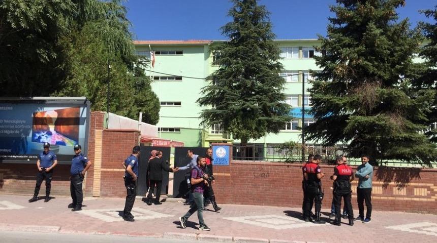 Okul &Ouml;nlerinde denetim devam ediyor