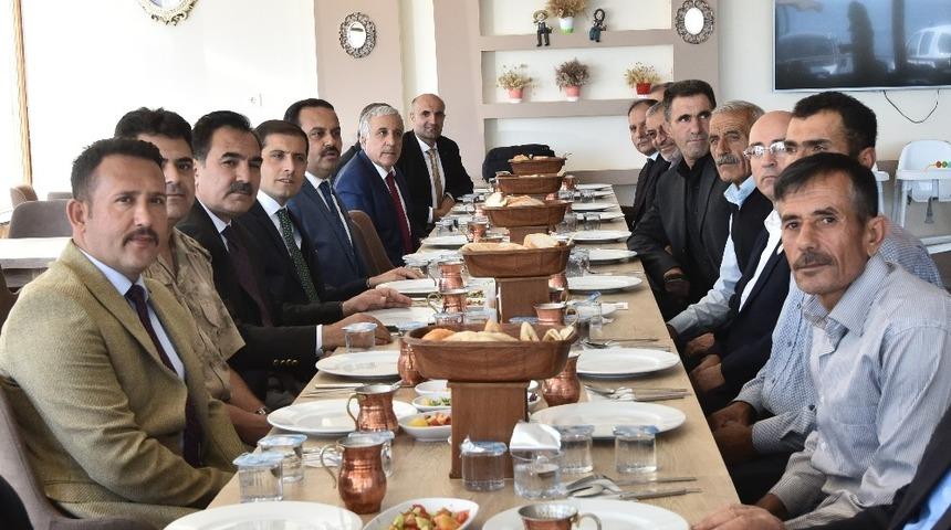 Ahlat&rsquo;ta gaziler onuruna yemek verildi