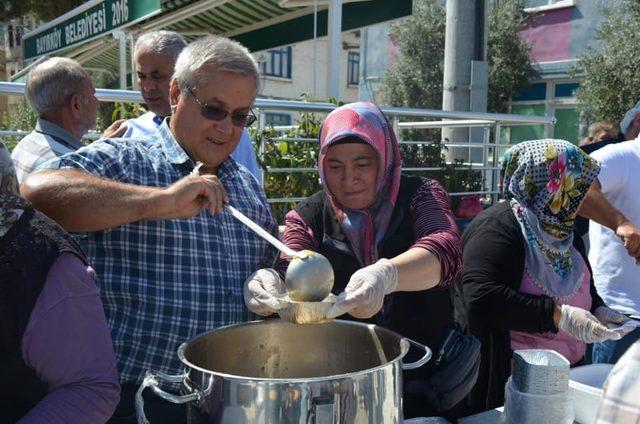 Bayırköy Belediyesi’nden aşure ikramı