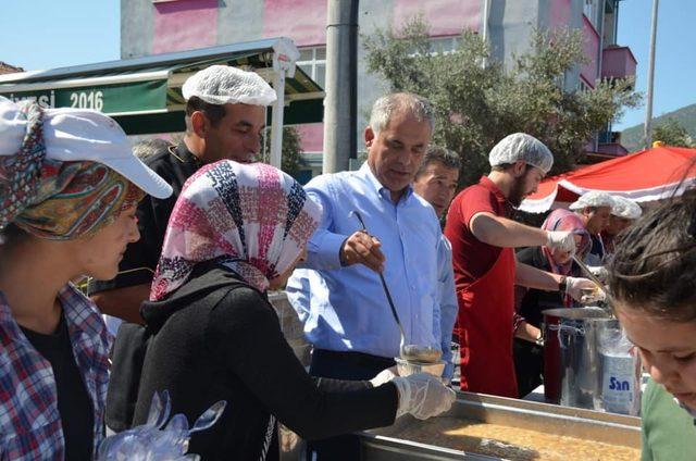 Bayırköy Belediyesi’nden aşure ikramı