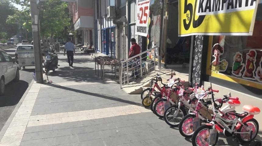 Kaldırım işgalleri konusuna hassasiyetle yaklaşılıyor