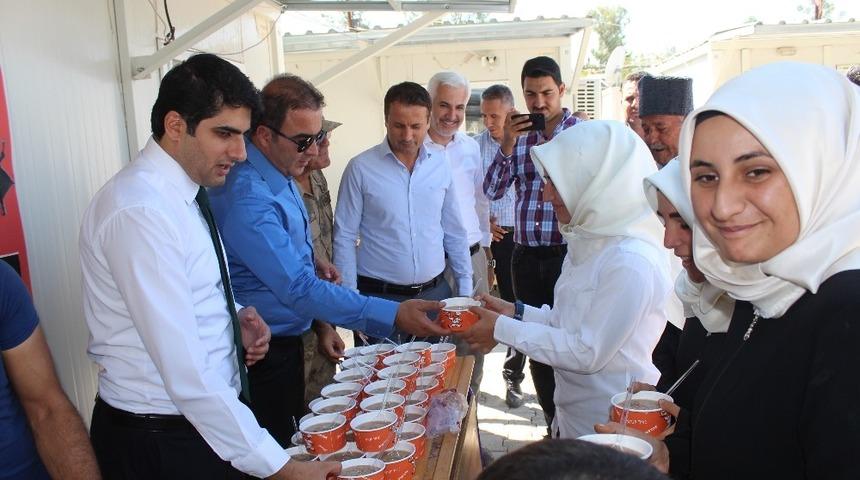 Samsat&rsquo;ta &ouml;ğrenciler aşure programı d&uuml;zenledi