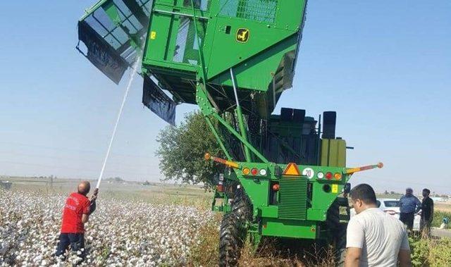 Biçerdöverin içindeki 5 ton pamuk yandı