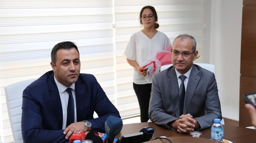 Prof.Dr. Ekrem Kalan ALK&Uuml; Rekt&ouml;rl&uuml;k bayrağını devraldı