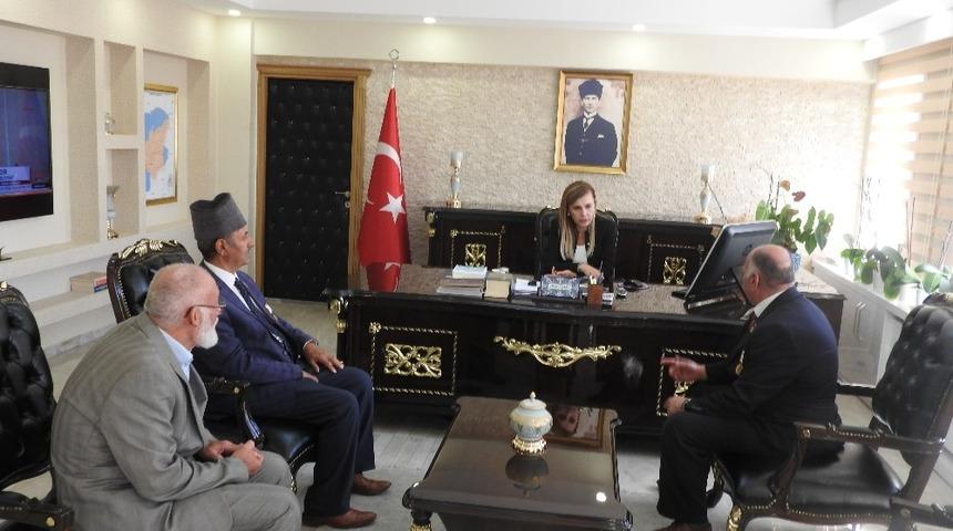 Kaymakam U&ccedil;ar Arpa, gazileri makamında ağırladı