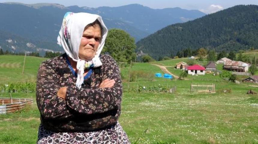 Şehit Eren Bülbül’ün annesinden HDP önünde eylem yapan annelere destek