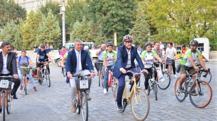 L&uuml;leburgaz&rsquo;da toplu taşıma, y&uuml;r&uuml;me ve bisiklete farkındalık