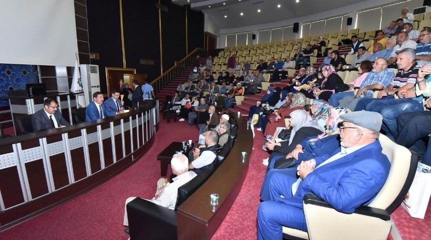 Karatay&rsquo;da s&ouml;z meclisleri s&uuml;r&uuml;yor