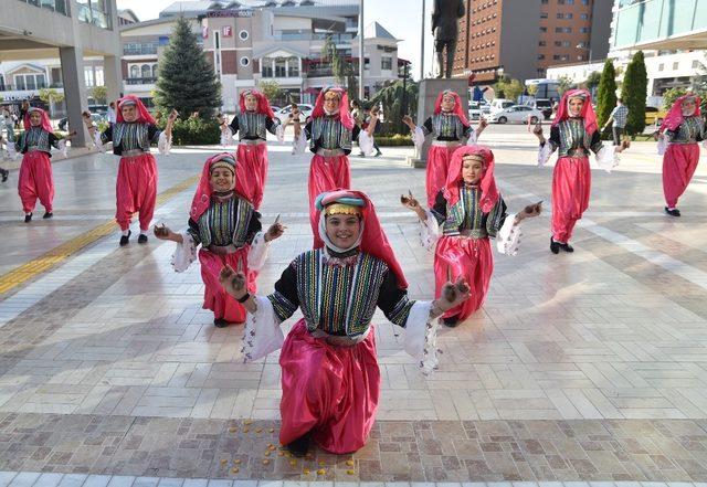 Kırklarelili öğrenciler hünerlerini Tepebaşı’nda sergiledi