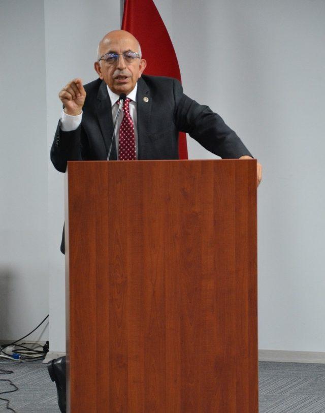 Rektör Prof. Dr. Sedat Murat, birinci sınıf öğrencileri ile buluştu