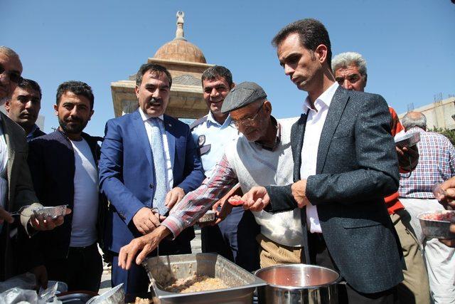 Ahlat Belediyesinden 2 bin kişiye aşure ikramı