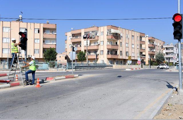 Tarsus’ta kazalara karşı ledli trafik sinyalizasyon sistemi