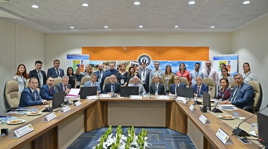 Uşak &Uuml;niversitesi&rsquo;nden  &lsquo;Avrupa&rsquo;ya A&ccedil;ılan Yedi Kapı Projesi&rsquo;