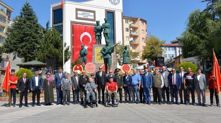 Boz&uuml;y&uuml;k&rsquo;te Gaziler G&uuml;n&uuml; t&ouml;renler ile kutlandı