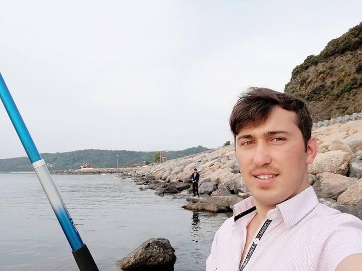 Yürek yakan fotoğraf! Böbreğini veren oğlunun tabutuna son kez baktı G1