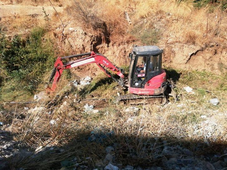 Yağışlar öncesi dere yatakları temizleniyor G2