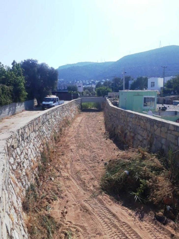 Yağışlar öncesi dere yatakları temizleniyor G4