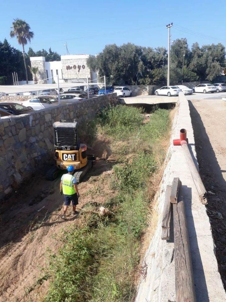 Yağışlar öncesi dere yatakları temizleniyor G5