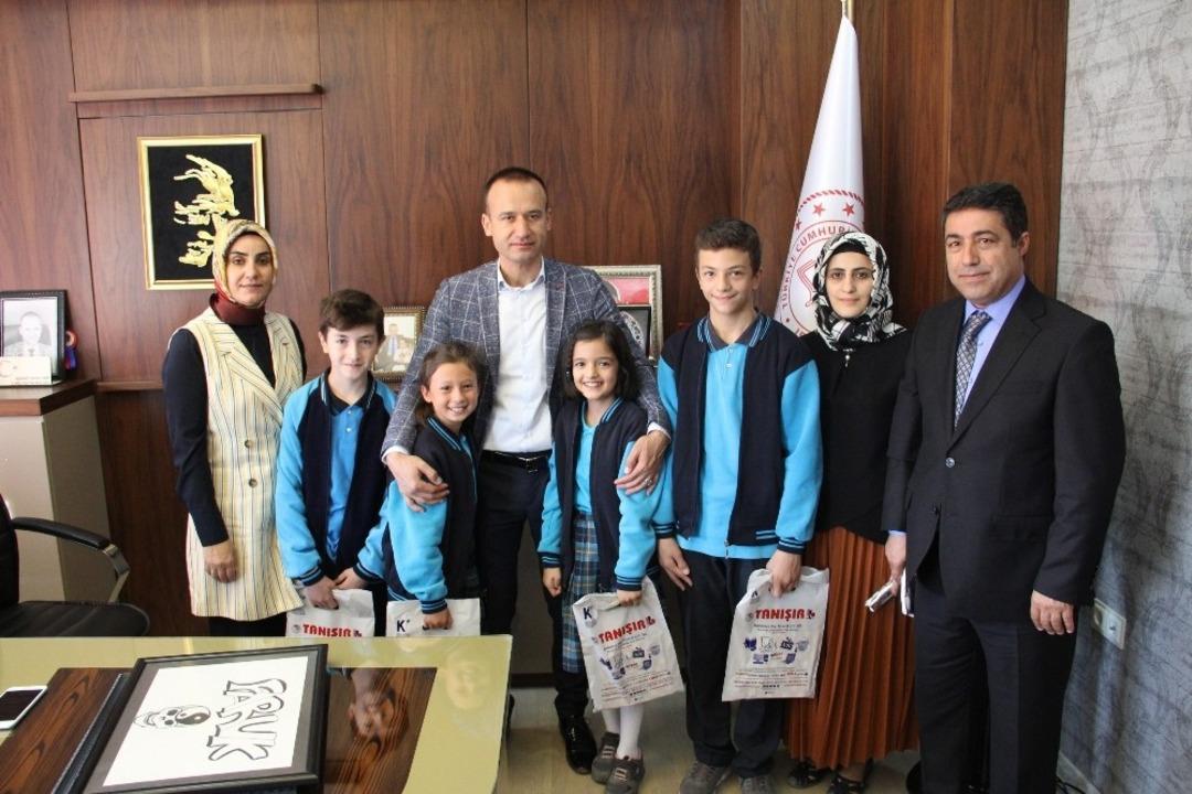 &Ouml;ğrencilerden Milli Eğitim M&uuml;d&uuml;r&uuml; Tekin&rsquo;e ziyaret