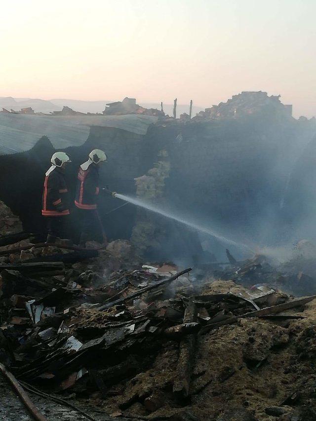 Ankara’daki yangında 4 kuzene ait evler küle döndü