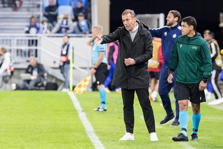 Beşiktaş yönetiminden Abdullah Avcı'ya güvenoyu G2