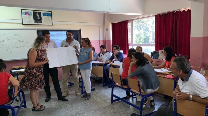 &Ouml;ğretmenlere mesleki yeterliliklerini geliştirme semineri