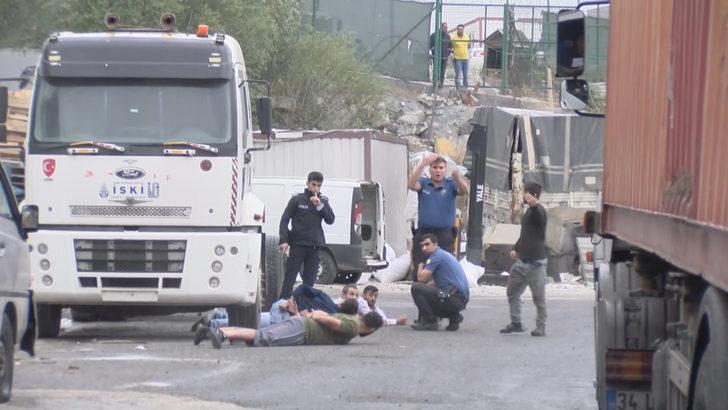 Esenyurt'ta hareketli anlar! Böyle gözaltına alındılar G4