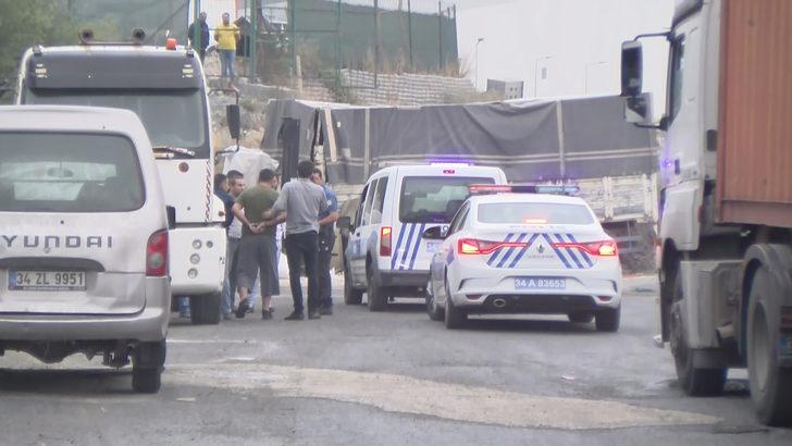 Esenyurt'ta hareketli anlar! Böyle gözaltına alındılar G1