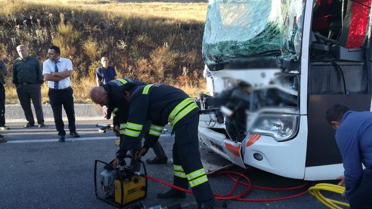 Yolcu otobüsü ile tır çarpıştı! Yaralılar var G5