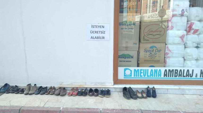 'Askıda ayakkabı' görenleri şaşırttı