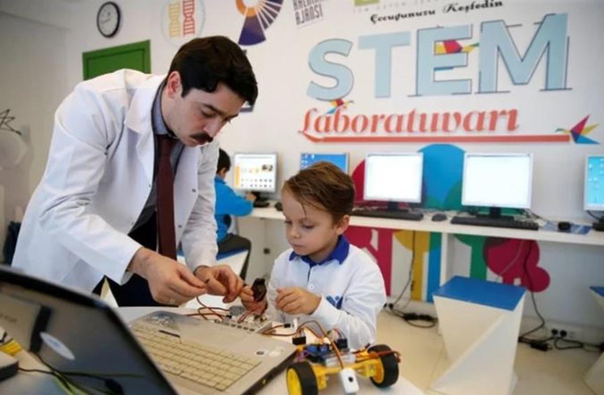 Hen&uuml;z 9 yaşında! T&uuml;m T&uuml;rkiye onun icadını konuşuyor