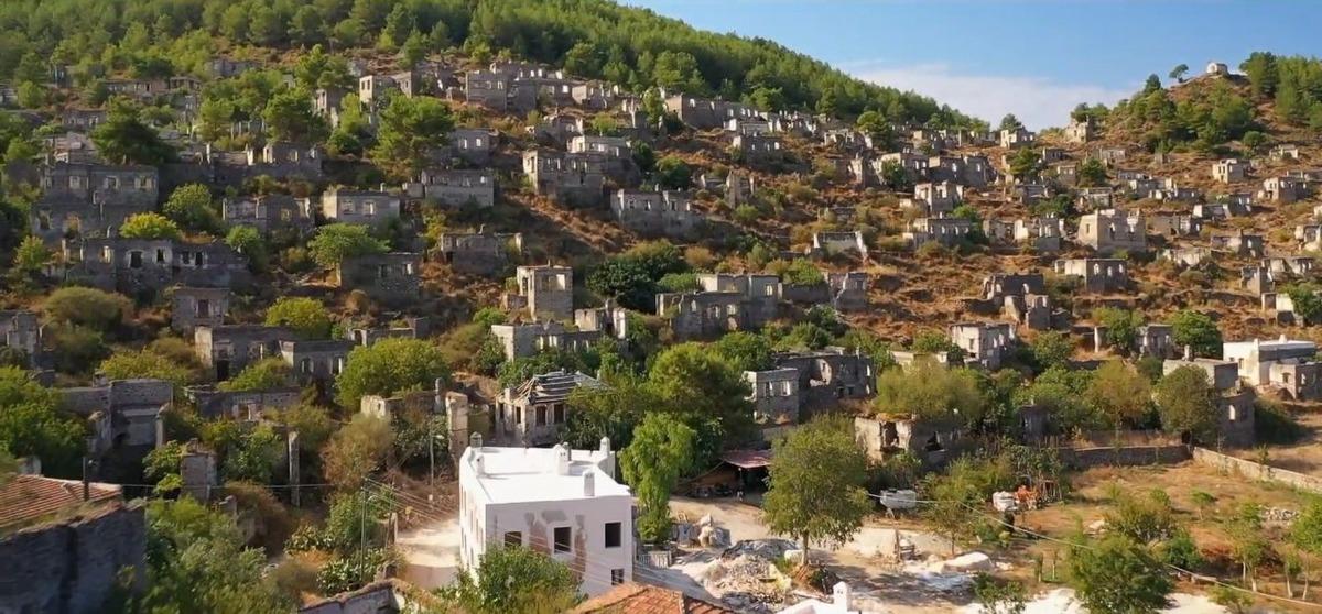 Burası T&uuml;rkiye! 'Hayalet k&ouml;y' havadan g&ouml;r&uuml;nt&uuml;lendi!