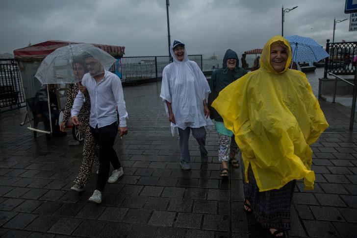 Tuzla'daki fabrika yangını sonrası vatandaşlarda 'kimyasal yağmur' gerginliği  G5