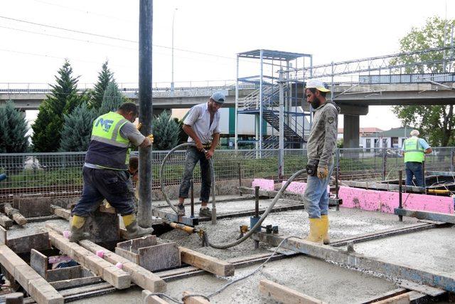 Kuruçeşme Tramvay Hattı’nda ray betonları dökülüyor