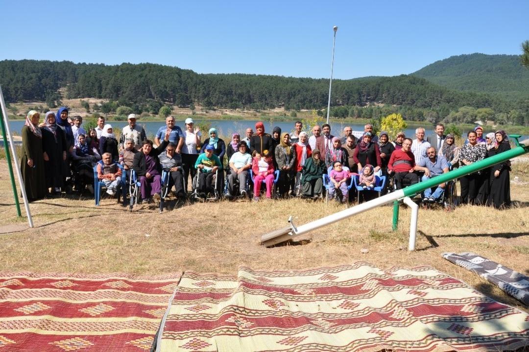 Simav&rsquo;da &rsquo;Engelsiz&rsquo; piknik