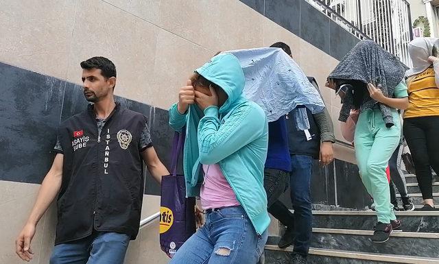 İstanbul'da fuhuş operasyonu : 'Mobil Türkan' da gözaltına alındı