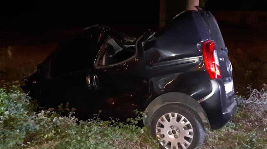 Yayaya çarpmamak için kaza yaptı: 5 yaralı