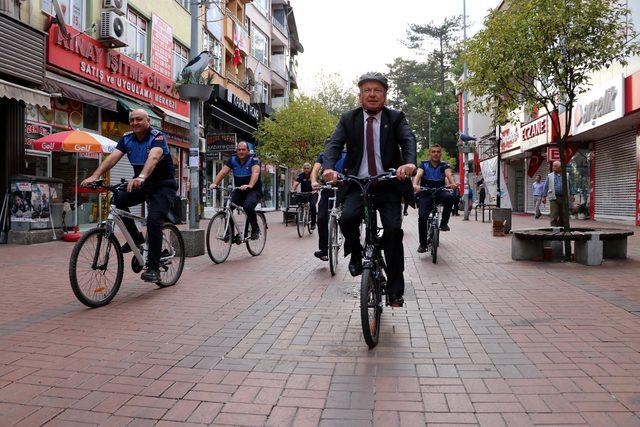 &Ccedil;aycuma da başkan ve belediye &ccedil;alışanları bisikletle işe geldi 4