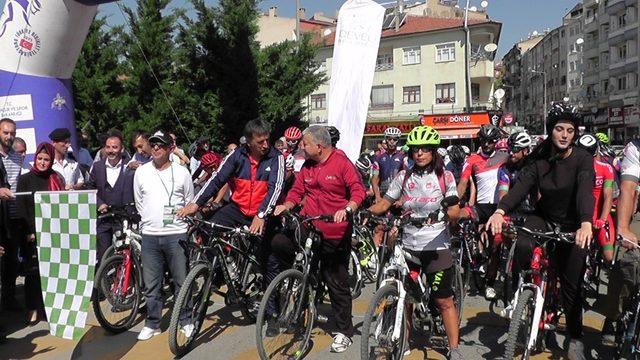 Grand Prix Erciyes Erkekler Bisiklet Yarışı Develi’de Start Aldı