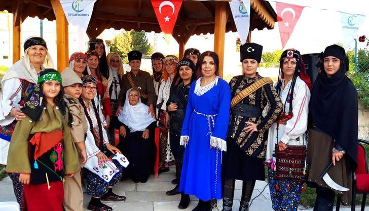 ’Zafere Götüren Analar’ adlı tiyatro oyunu ilgi gördü G1